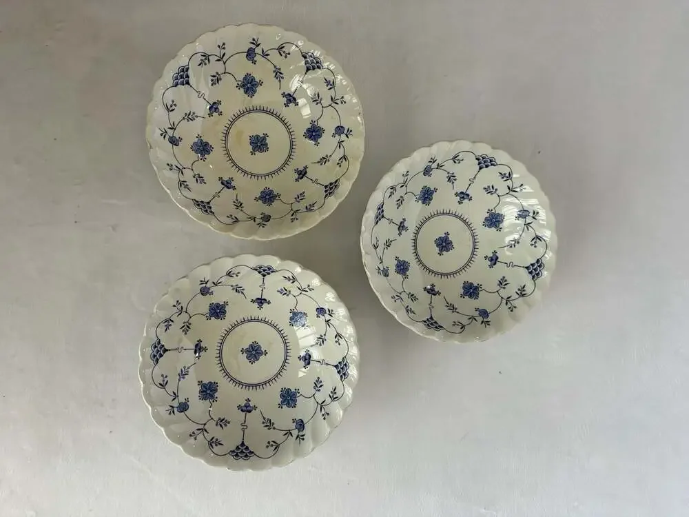 Myott Finlandia Fine Staffordshire Ware Blue and White Scalloped Bowls Set of 3